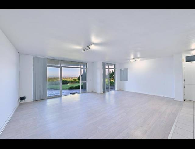 3 BEDROOM PROPERTY TO RENT IN DOLPHIN BEACH